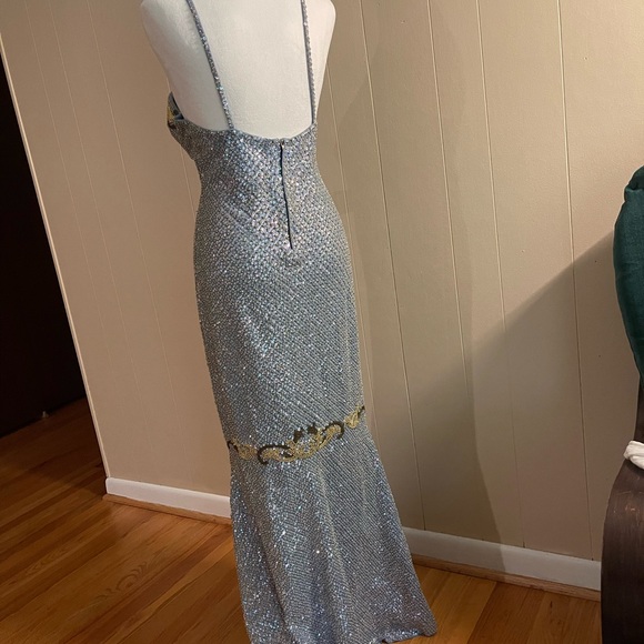 Elegant Blue and Gold Evening Gown - Picture 3 of 3